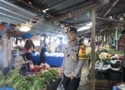 Wakapolres Polman Laksanakan Kunjungan Ke Pasar Tradisional untuk Memastikan Bahan Kebutuhan Pokok Tetap Stabil
