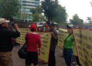 Tidak Transparan dalam Penggunaan Anggaran, Warga Ancol Mansion Demo Balaikota DKI Desak Pengurus PPPRS Mundur