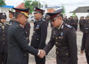74 Personel Polres Pamekasan Menerima Tanda Kehormatan Satyalancana Pengabdian