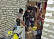 Polsek Tlanakan Amankan Puluhan Botol Miras dalam Operasi Penggeledahan di Dua Desa