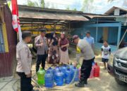 Polsek Sarudu Salurkan Air Bersih untuk Warga, Wujud Kepedulian Polri di Tengah Kekeringan